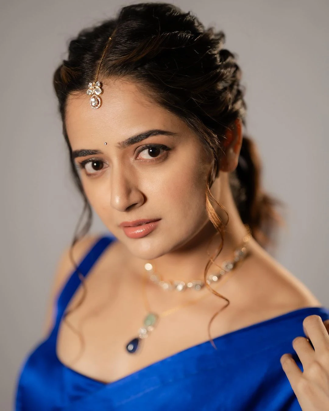 Tollywood Actress Ashika Ranganath Latest Saree Photos