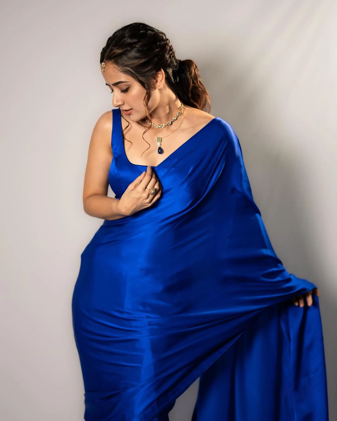 Tollywood Actress Ashika Ranganath Latest Saree Photos