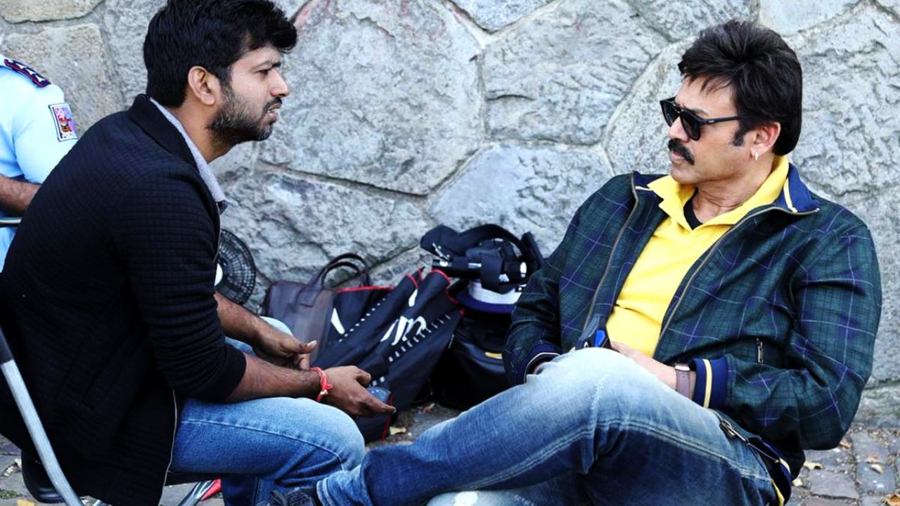 Venkatesh : చిరుతో పోటీ ప్రకటించి.. నారీ నారీ నడుమ మురారి అంటున్న వెంకీ మామ.. Venkatesh : చిరుతో పోటీ ప్రకటించి.. నారీ నారీ నడుమ మురారి అంటున్న వెంకీ మామ..
