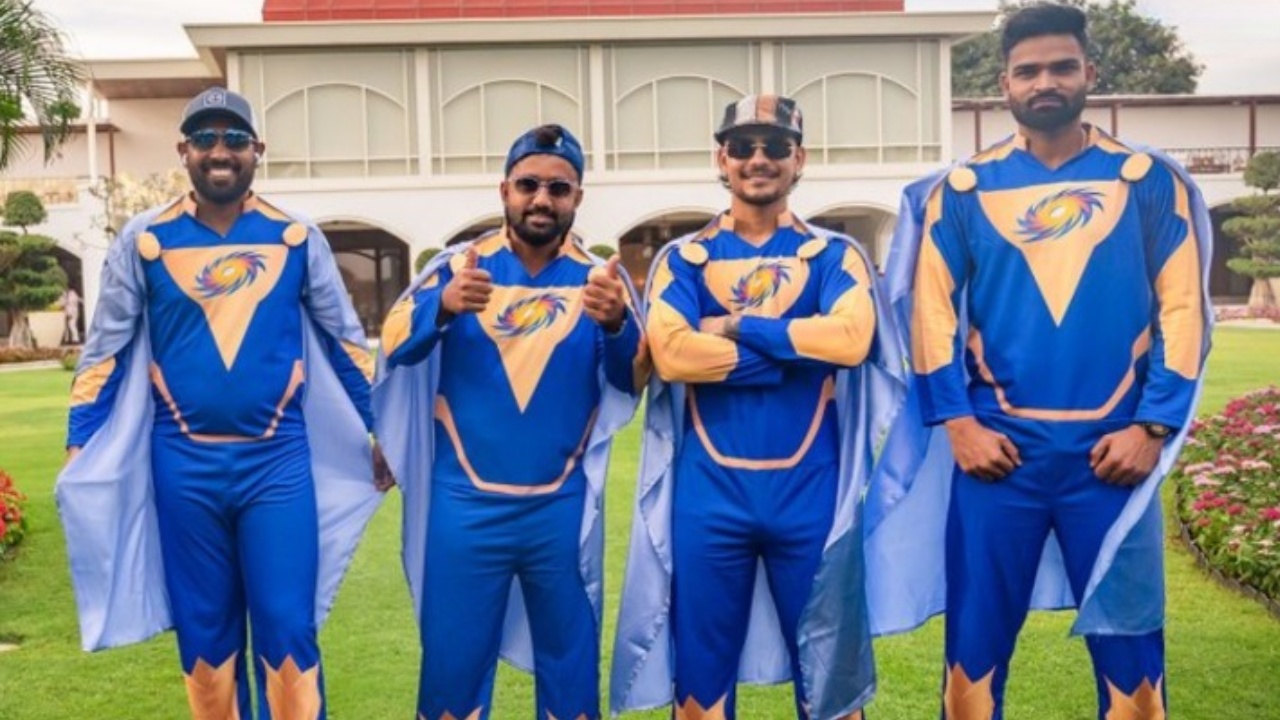 Ishan Kishan : సూపర్మ్యాన్ గెటప్లో ఇషాన్ కిషన్.. భలే శిక్ష వేశారు బాసూ! Ishan Kishan : సూపర్మ్యాన్ గెటప్లో ఇషాన్ కిషన్.. భలే శిక్ష వేశారు బాసూ!