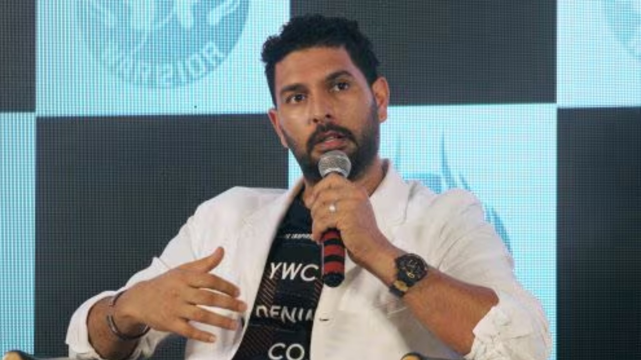 Yuvraj Singh : ఆరు బంతుల్లో ఆరు సిక్సర్లు కొట్టగల బ్యాటర్ ఎవరు..? రోహిత్, సూర్య కాదు.. షాకింగ్ సమాధానం చెప్పిన యువీ Yuvraj Singh : ఆరు బంతుల్లో ఆరు సిక్సర్లు కొట్టగల బ్యాటర్ ఎవరు..? రోహిత్, సూర్య కాదు.. షాకింగ్ సమాధానం చెప్పిన యువీ