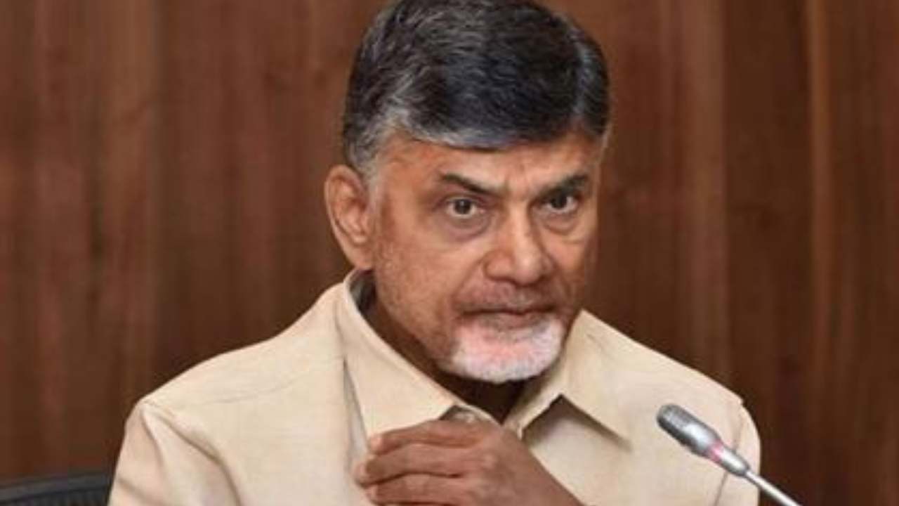ఎన్నికల కౌంటింగ్ టెన్షన్.. కూటమి కౌంటింగ్ ఏజెంట్లతో చంద్రబాబు టెలీకాన్ఫరెన్స్.. కీలక కామెంట్స్ ఎన్నికల కౌంటింగ్ టెన్షన్.. కూటమి కౌంటింగ్ ఏజెంట్లతో చంద్రబాబు టెలీకాన్ఫరెన్స్.. కీలక కామెంట్స్