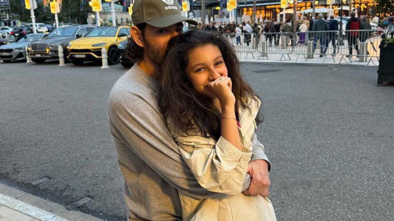 Mahesh – Sitara : కూతురితో మహేష్ క్యూట్ ఫొటో.. యూరప్ ట్రిప్ బాగా ఎంజాయ్ చేస్తున్నారుగా.. Mahesh – Sitara : కూతురితో మహేష్ క్యూట్ ఫొటో.. యూరప్ ట్రిప్ బాగా ఎంజాయ్ చేస్తున్నారుగా..