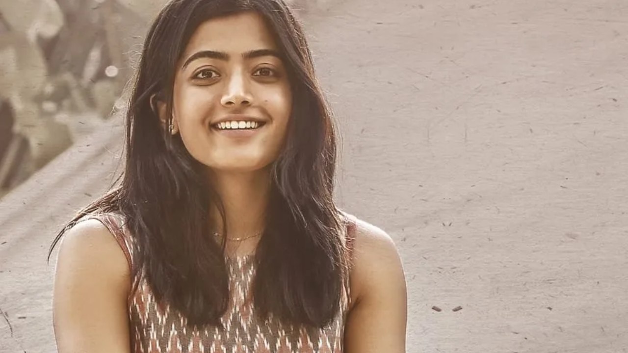 Rashmika Mandanna : ఆ ఫ్లాప్ సినిమానే నాకు ఇష్టం.. రష్మిక వ్యాఖ్యలు.. పుష్ప 2 గురించి కూడా ఏం చెప్పిందంటే.. Rashmika Mandanna : ఆ ఫ్లాప్ సినిమానే నాకు ఇష్టం.. రష్మిక వ్యాఖ్యలు.. పుష్ప 2 గురించి కూడా ఏం చెప్పిందంటే..