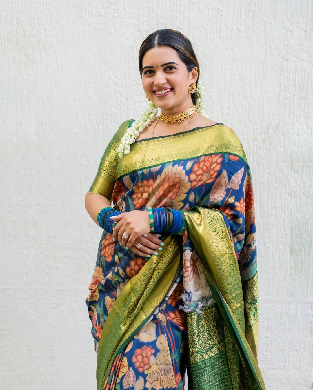 Sravanthi Chokarapu Traditional Looks in Silk Saree