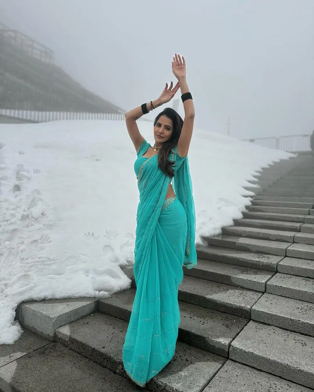 Aashu Reddy Enjyoing at Switzerland Ice in Saree