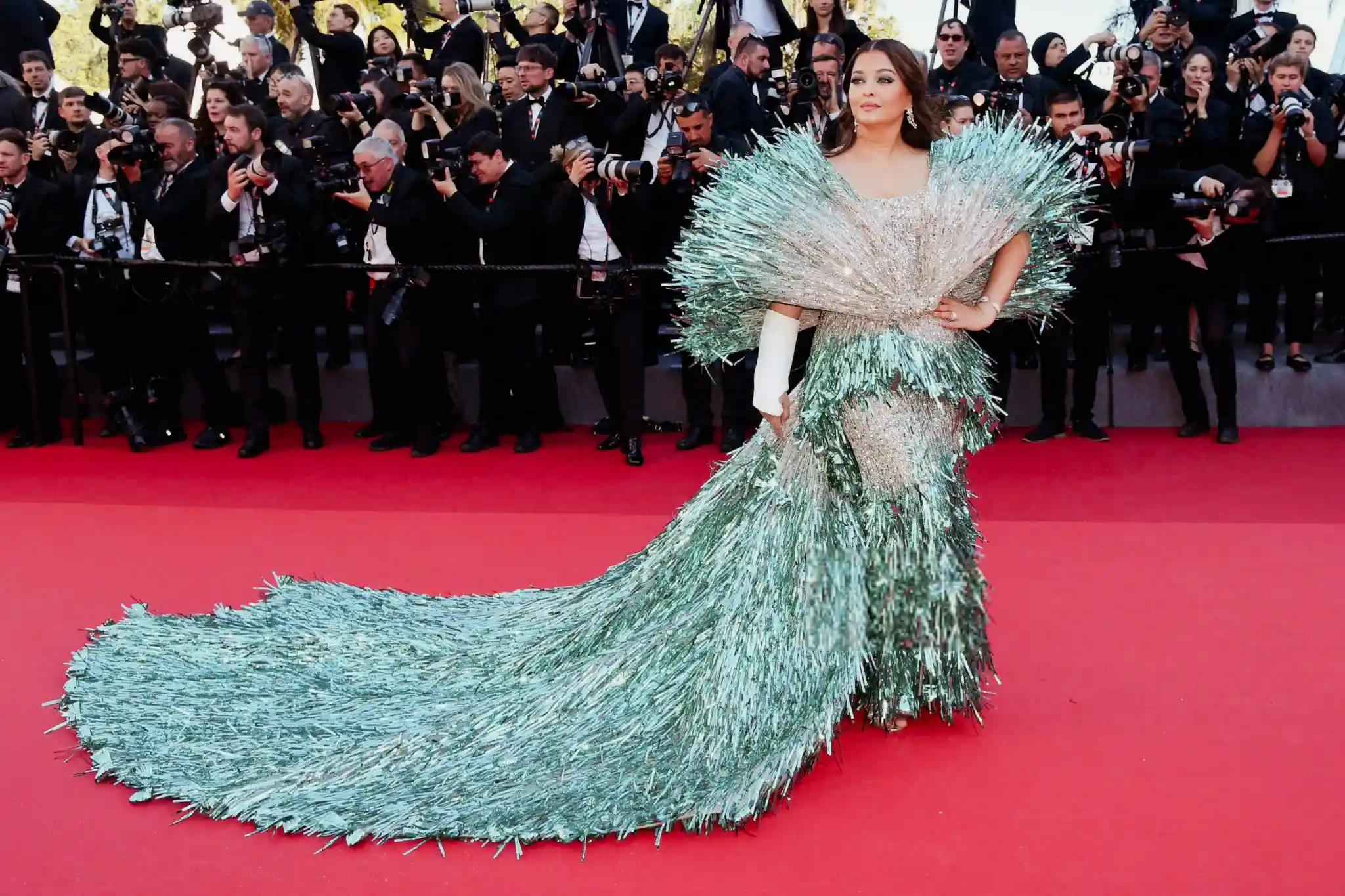 Aishwarya Rai Bachchan Participated in Cannes Film Festival 2024 with Hand Injury