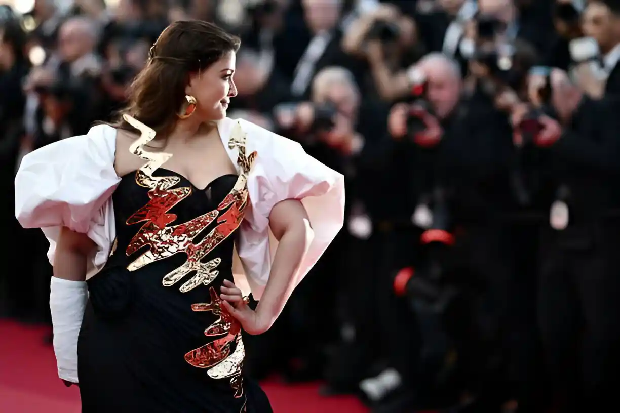 Aishwarya Rai Bachchan Participated in Cannes Film Festival 2024 with Hand Injury