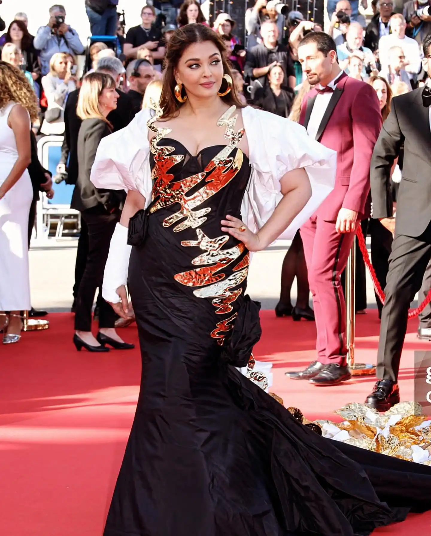 Aishwarya Rai Bachchan Participated in Cannes Film Festival 2024 with Hand Injury