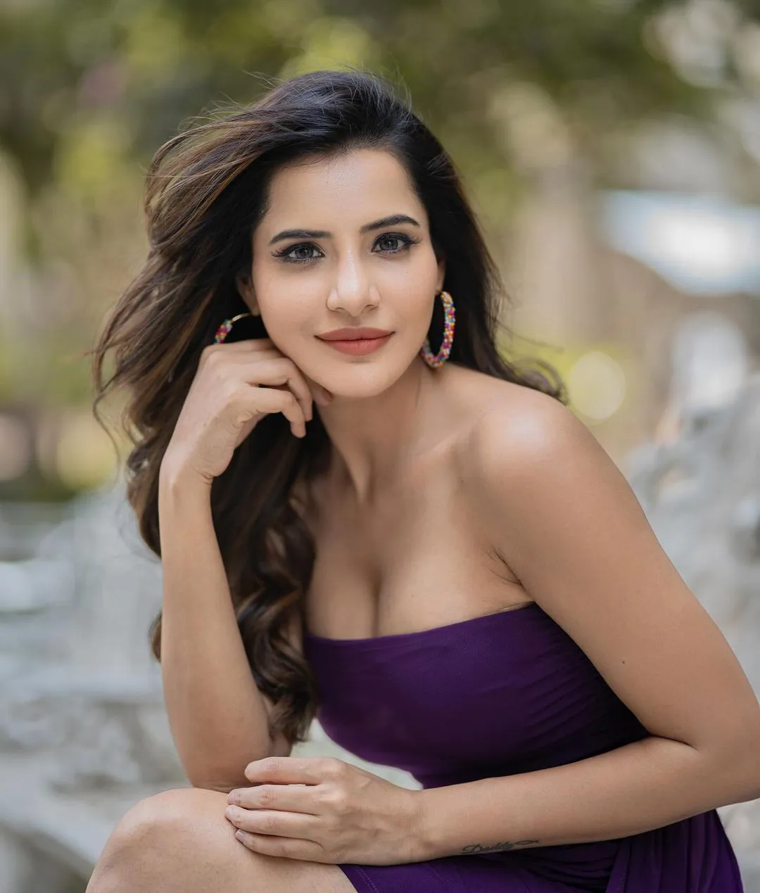 Ashu Reddy Stunning Looks