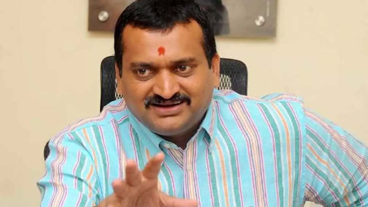 సినీ నిర్మాత బండ్ల గణేష్పై క్రిమినల్ కేసు.. ఎందుకంటే? సినీ నిర్మాత బండ్ల గణేష్పై క్రిమినల్ కేసు.. ఎందుకంటే?