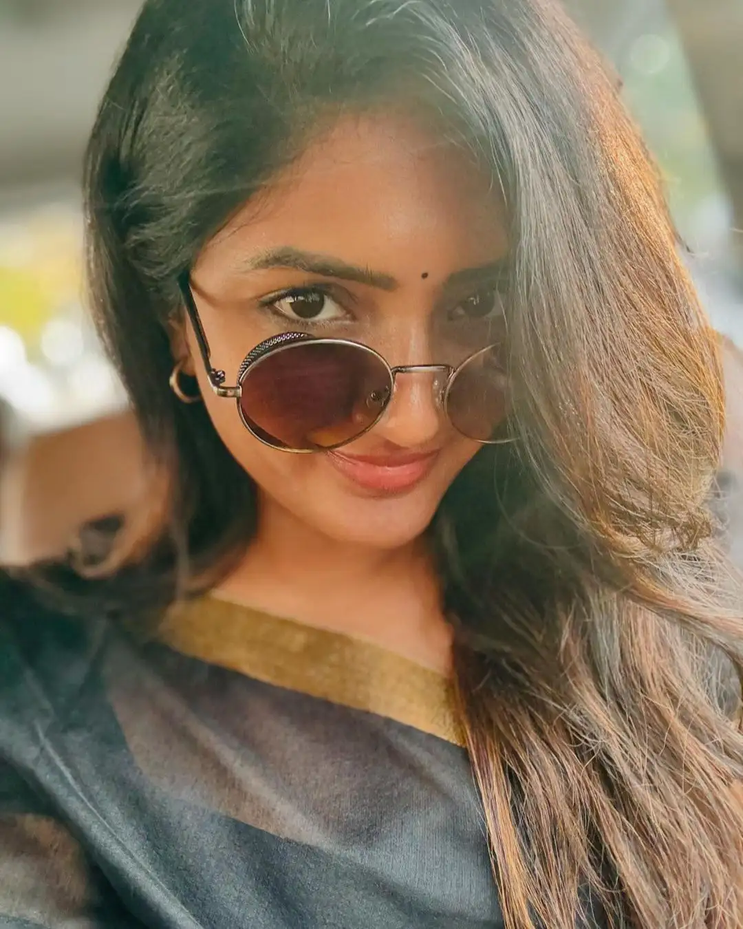 Eesha Rebba Cute Selfies in Saree