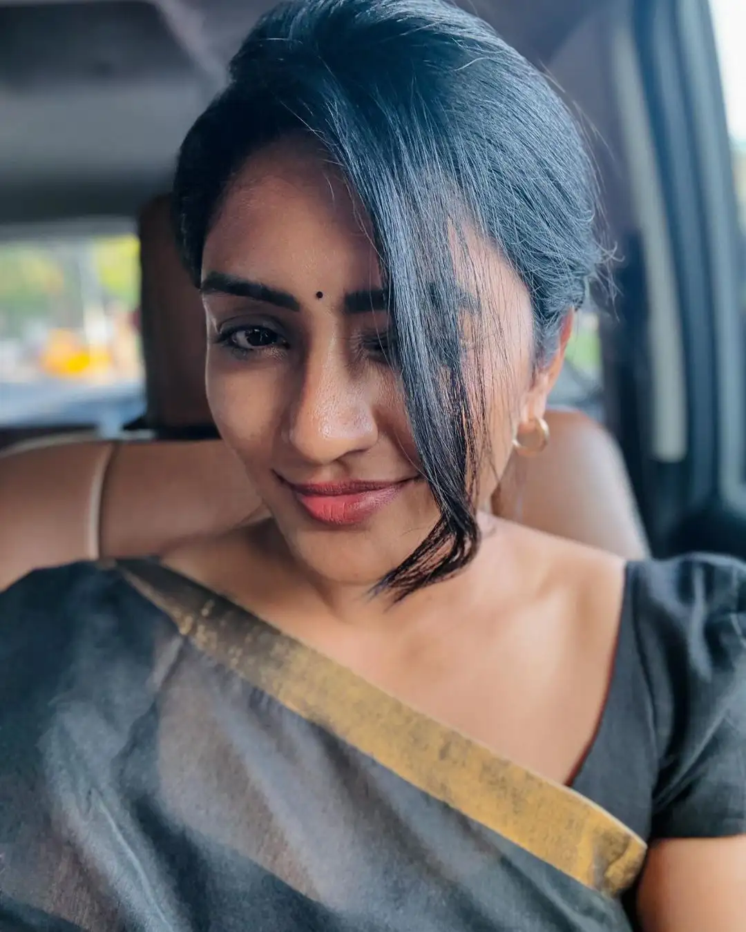 Eesha Rebba Cute Selfies in Saree