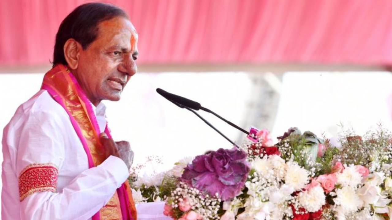 KCR Road Show : ఎన్నో దశబ్దాల కల.. జగిత్యాల జిల్లాగా ఉండాలంటే మన అభ్యర్థులను గెలిపించండి : కేసీఆర్ KCR Road Show : ఎన్నో దశబ్దాల కల.. జగిత్యాల జిల్లాగా ఉండాలంటే మన అభ్యర్థులను గెలిపించండి : కేసీఆర్