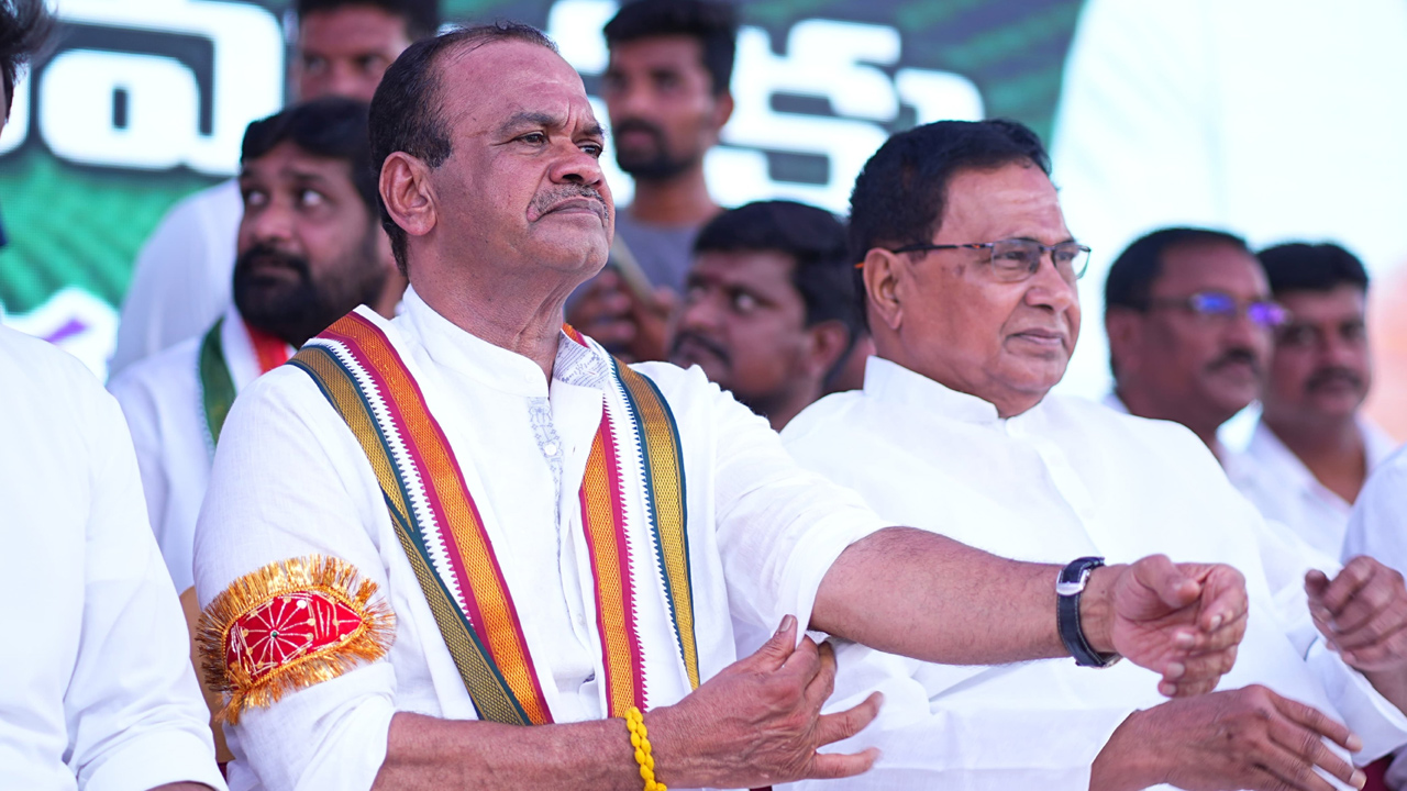 వాలంటీర్ వ్యవస్థతో ప్రజలకు మరింత దగ్గర అవుతాం: మంత్రి కోమటిరెడ్డి వెంకటరెడ్డి వాలంటీర్ వ్యవస్థతో ప్రజలకు మరింత దగ్గర అవుతాం: మంత్రి కోమటిరెడ్డి వెంకటరెడ్డి