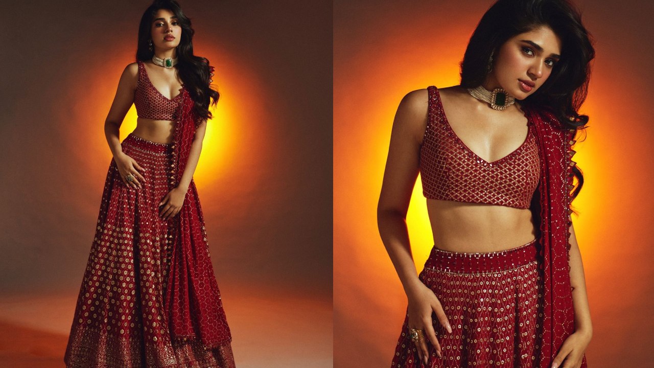 Krithi Shetty : ట్రెడిషినల్ డ్రెస్‌లో హాట్ ఫోజులతో కృతి శెట్టి..