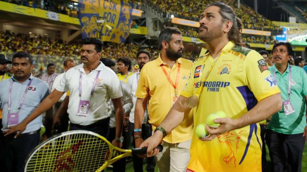 MS Dhoni : ధోనీ ఐపీఎల్ రిటైర్మెంట్పై బిగ్ అప్డేట్.. సీఎస్కేకు వీడ్కోలు ఎప్పుడంటే? MS Dhoni : ధోనీ ఐపీఎల్ రిటైర్మెంట్పై బిగ్ అప్డేట్.. సీఎస్కేకు వీడ్కోలు ఎప్పుడంటే?