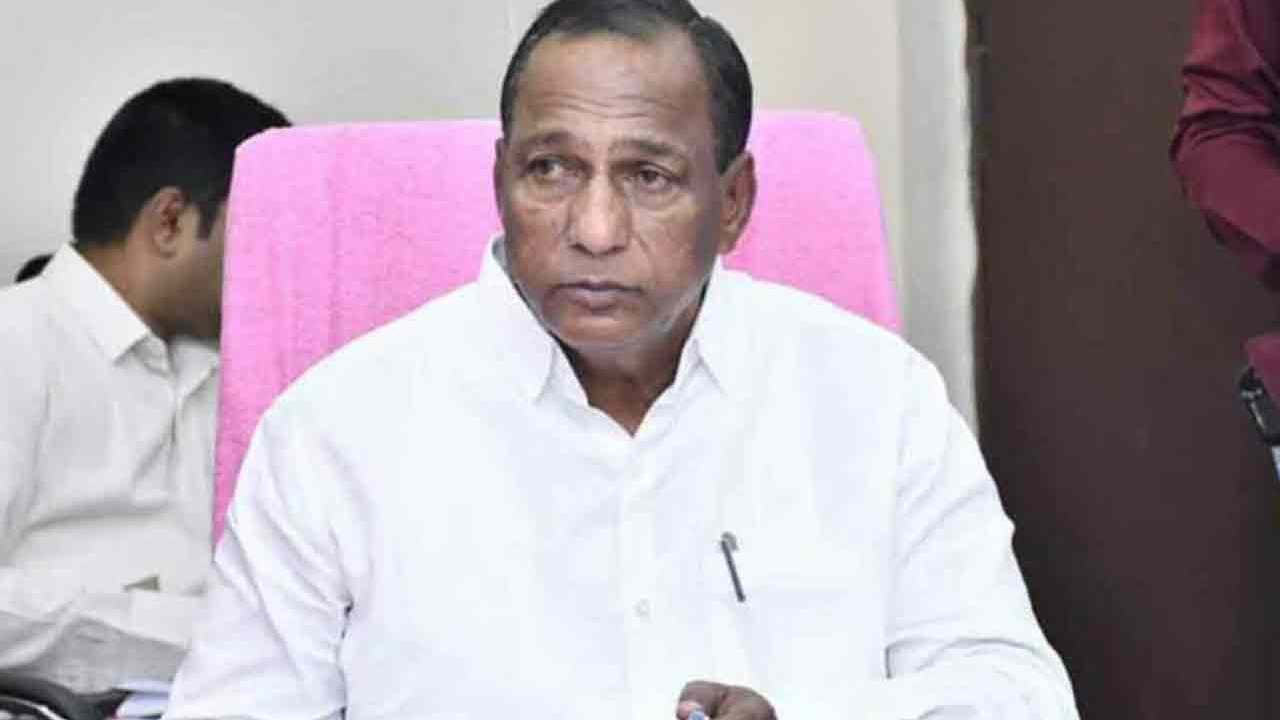 పెళ్లి కార్డు ఇచ్చి.. హైడ్రా నుంచి కాపాడాలని మల్లారెడ్డి కోరారా? పెళ్లి కార్డు ఇచ్చి.. హైడ్రా నుంచి కాపాడాలని మల్లారెడ్డి కోరారా?