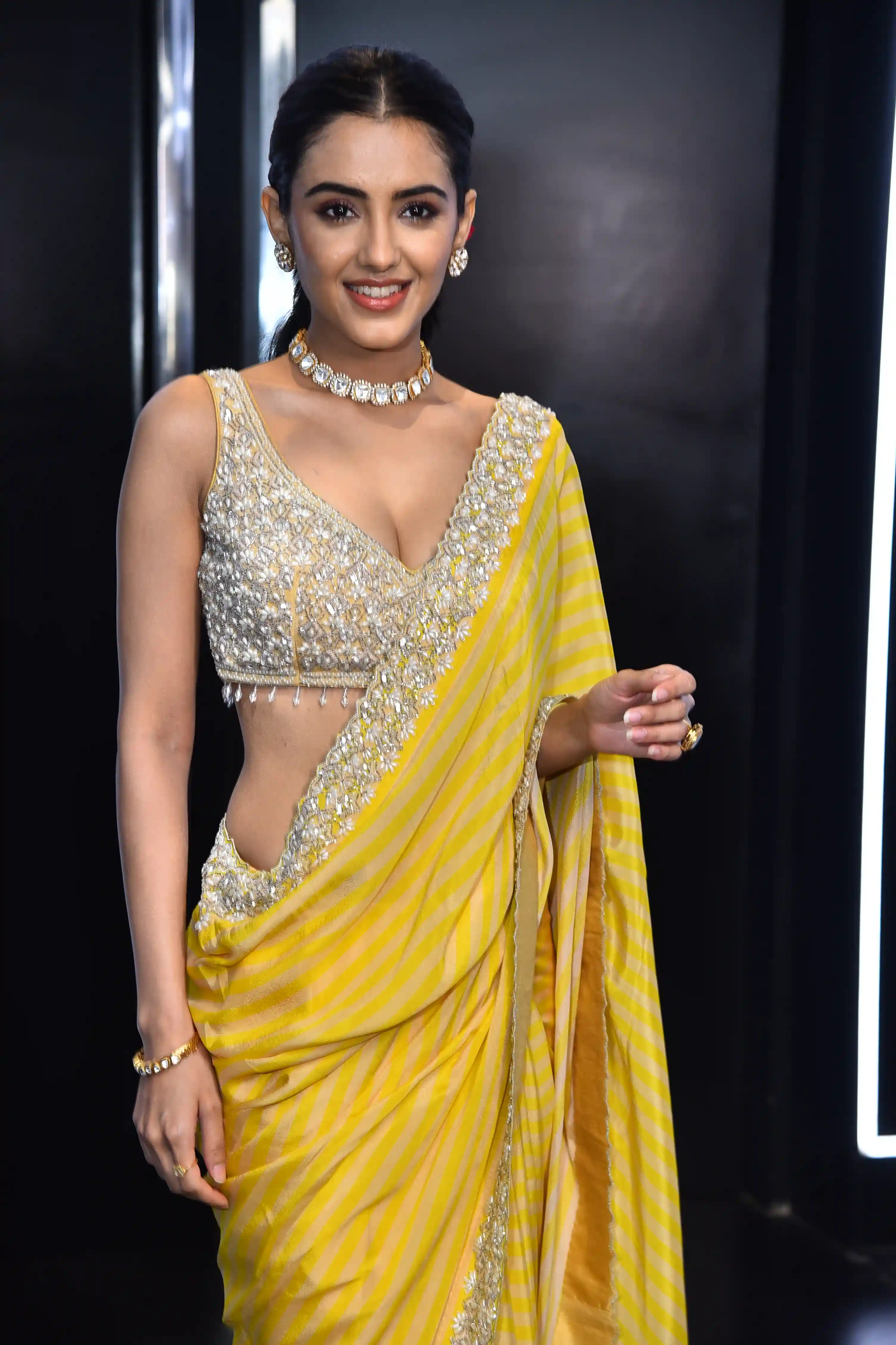 Malvika Sharma Stunning Looks in Saree