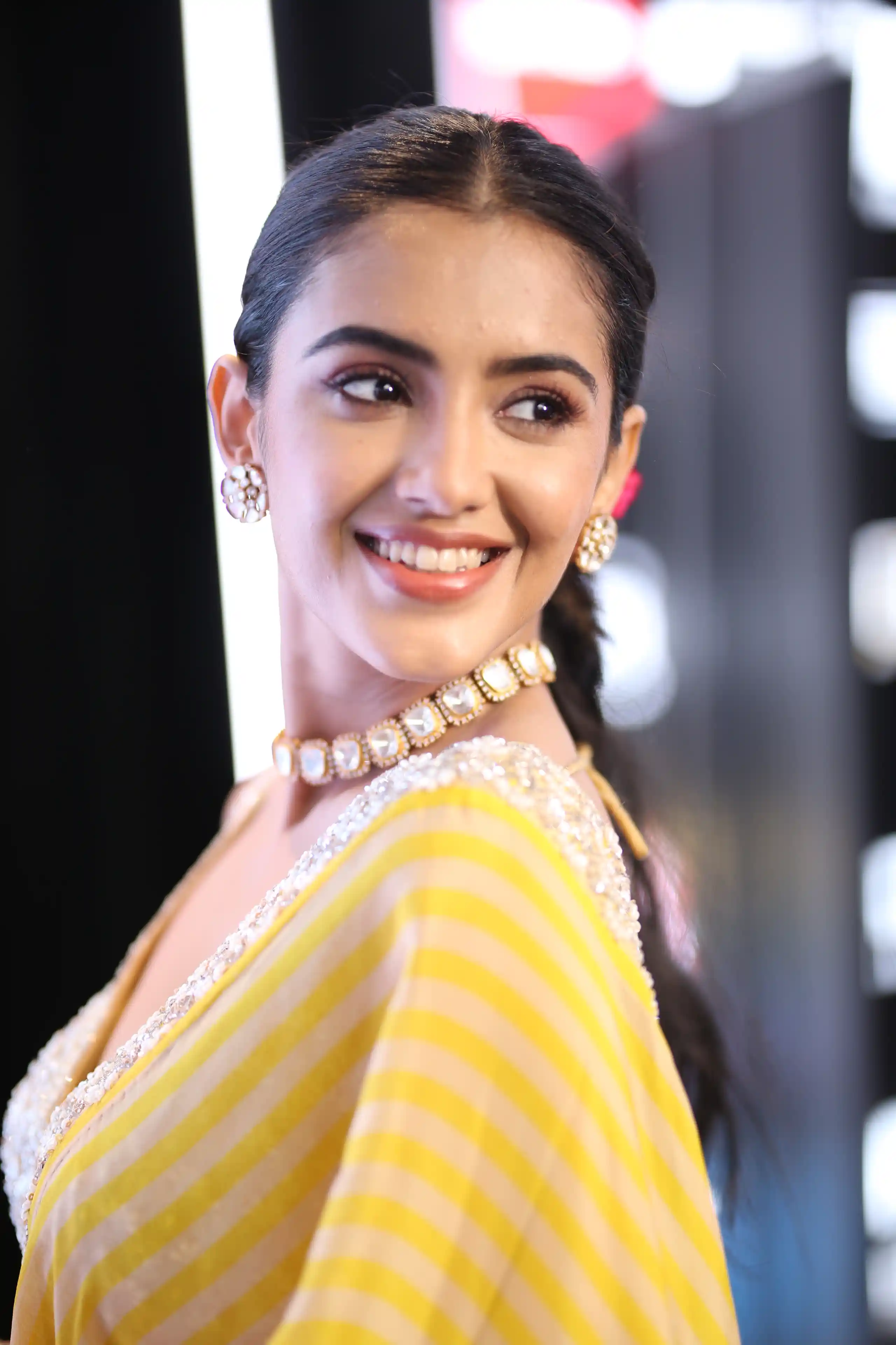 Malvika Sharma Stunning Looks in Saree