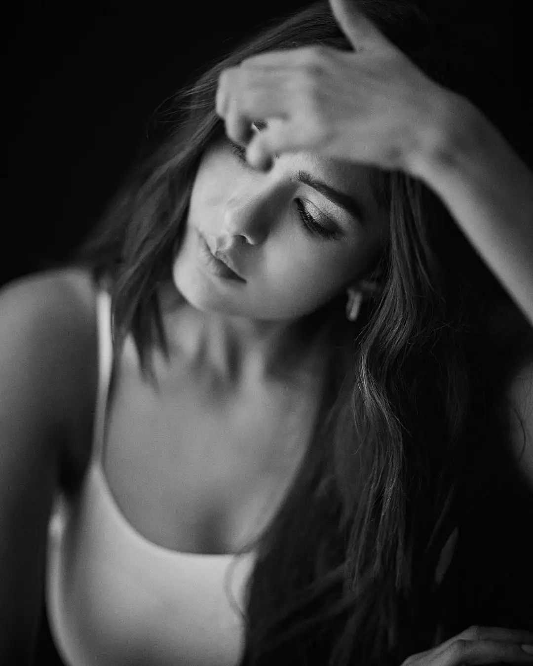 Mrunal Thakur Mesmerizing Looks