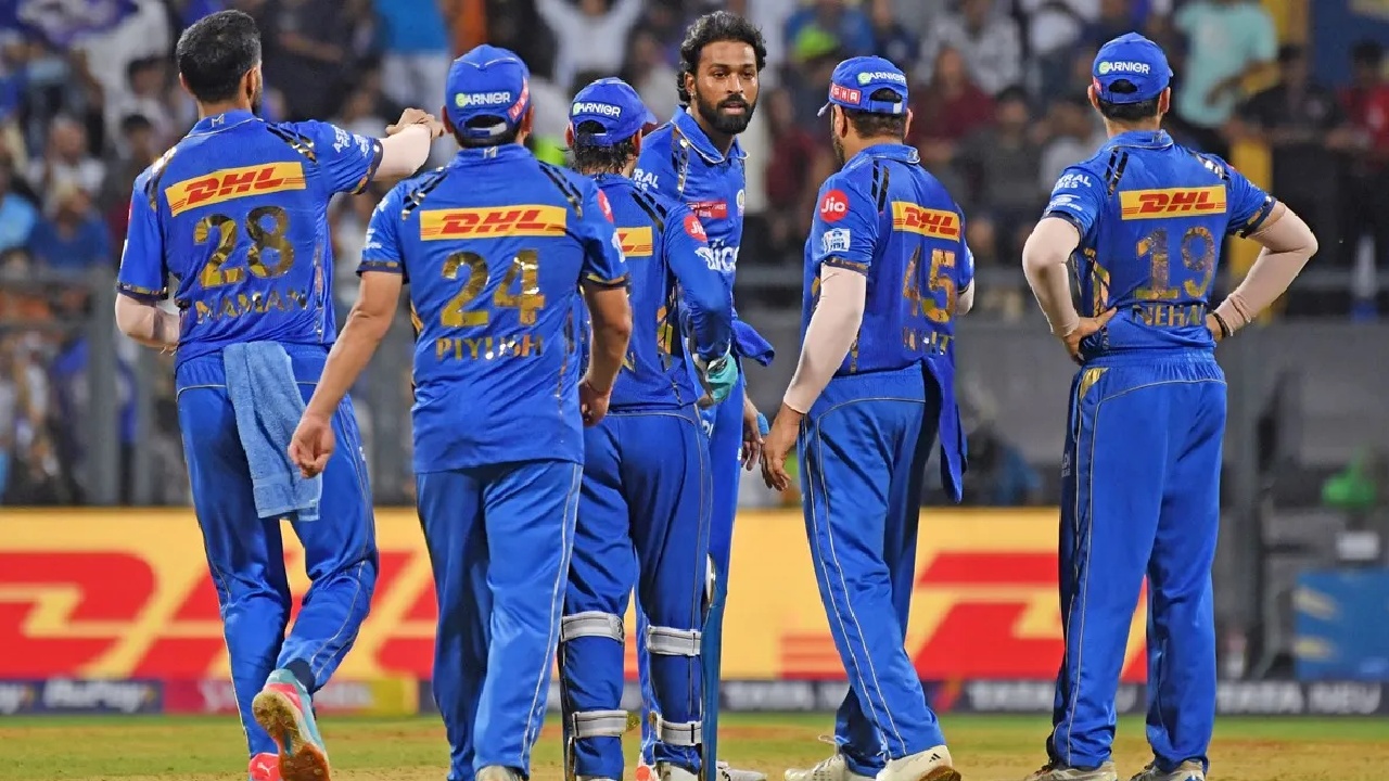Mumbai Indians : ముంబై ఇండియన్స్ ముక్కలైందా? హార్దిక్, తిలక్ వర్మల మధ్య తీవ్ర వాగాద్వం? Mumbai Indians : ముంబై ఇండియన్స్ ముక్కలైందా? హార్దిక్, తిలక్ వర్మల మధ్య తీవ్ర వాగాద్వం?