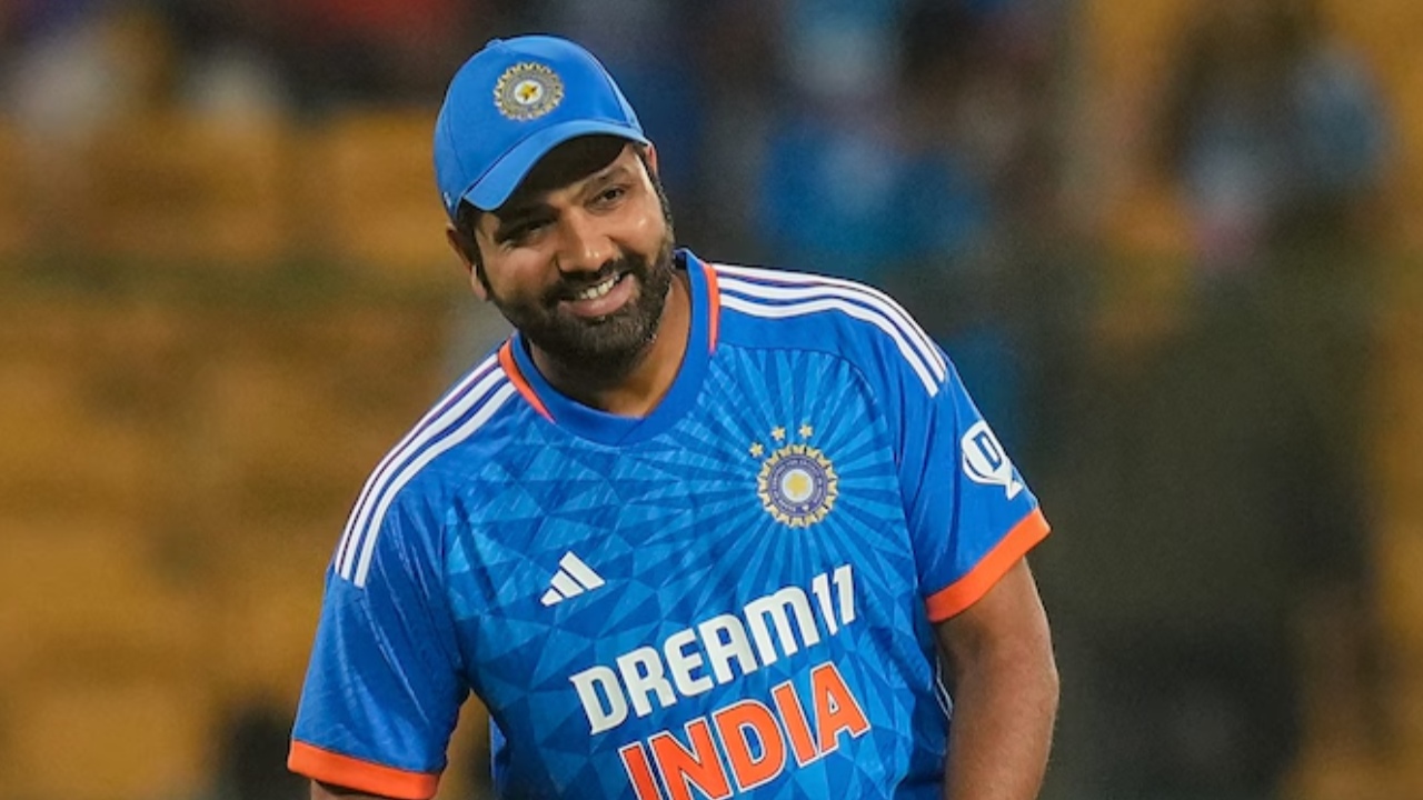 Rohit Sharma: ఏం బాదుడు భయ్యా.. సిక్సర్ల వీరుడు.. రోహిత్ శర్మ మరో ఘనత Rohit Sharma: ఏం బాదుడు భయ్యా.. సిక్సర్ల వీరుడు.. రోహిత్ శర్మ మరో ఘనత