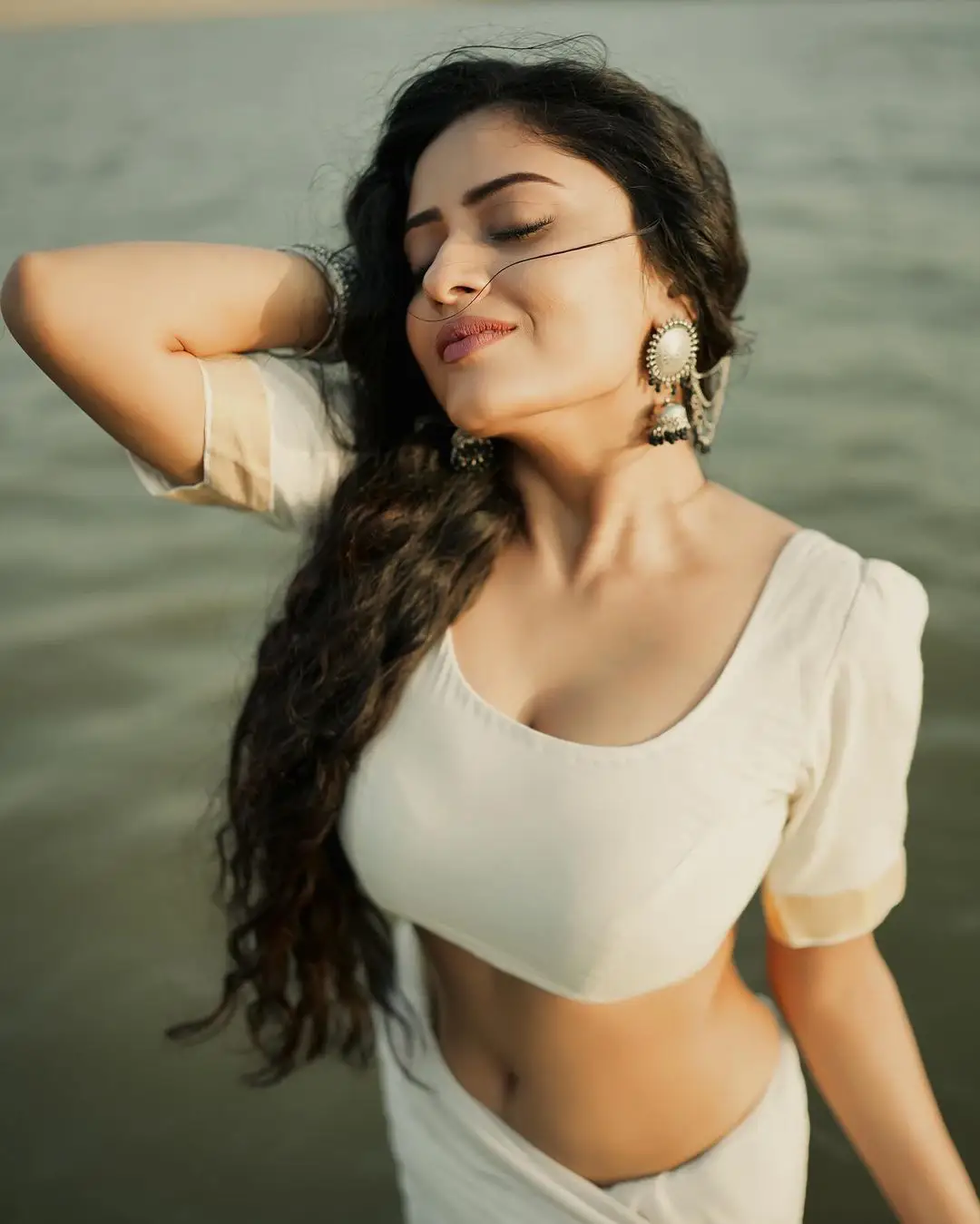 Sanya Thakur Stunning Looks in Saree
