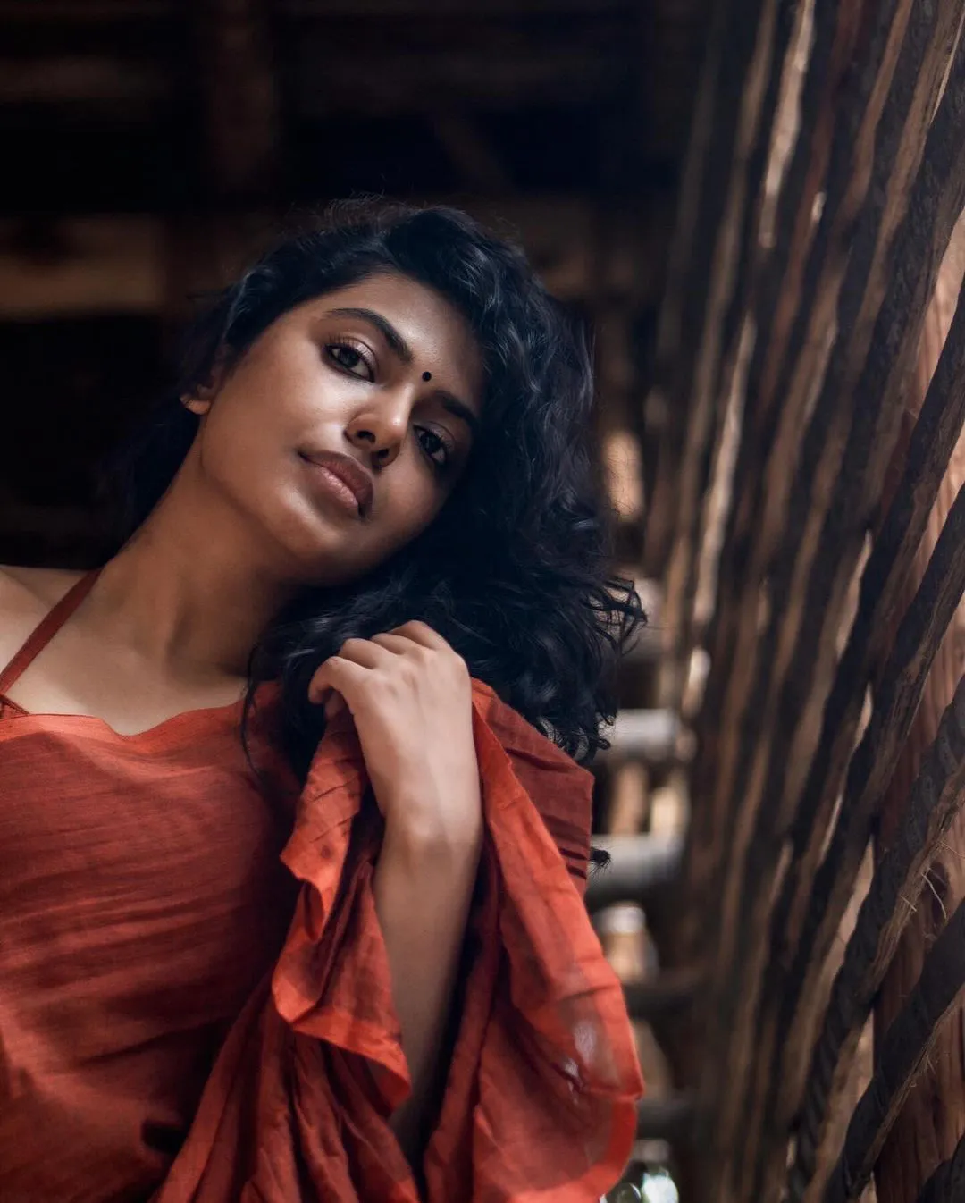 Shivani Rajashekar Sizzling Photos in Saree