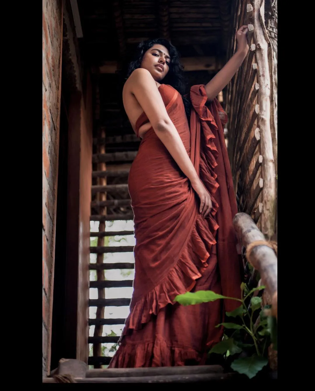 Shivani Rajashekar Sizzling Photos in Saree