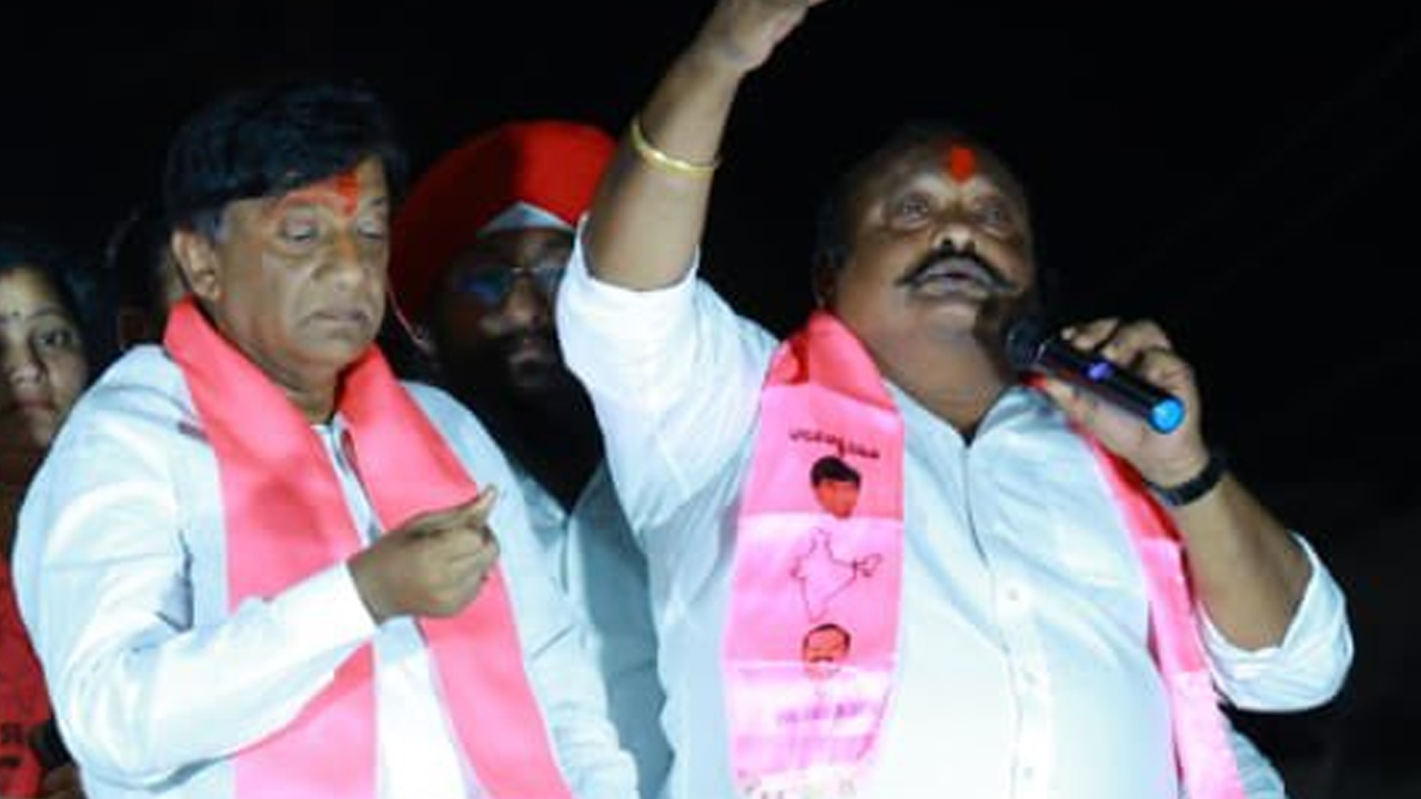 కాంగ్రెస్, బీజేపీ పార్టీలు విధ్వంసానికి కేరాఫ్: బోయినపల్లి వినోద్ కుమార్ కాంగ్రెస్, బీజేపీ పార్టీలు విధ్వంసానికి కేరాఫ్: బోయినపల్లి వినోద్ కుమార్