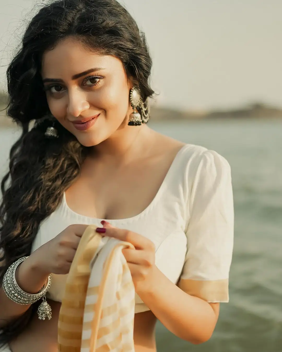 Sanya Thakur Stunning Looks in Saree