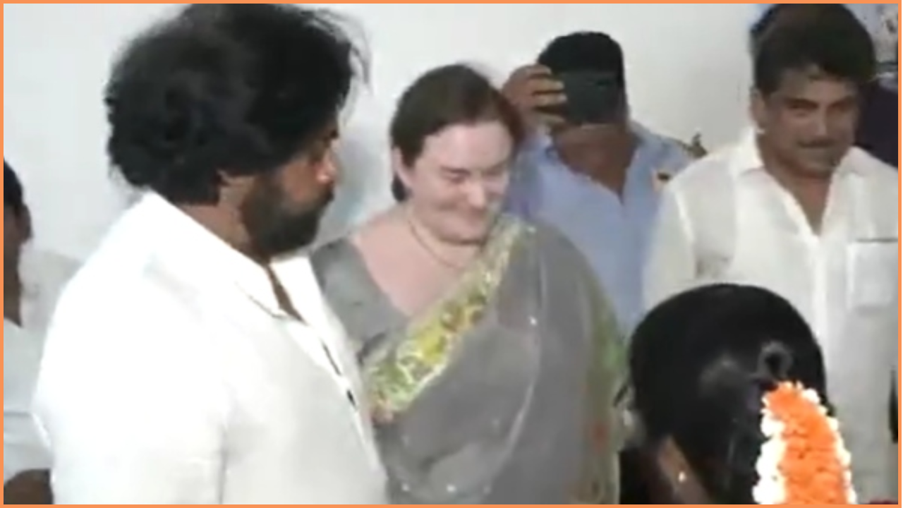 Pawan Kalyan: ఓటు వేసిన జనసేన అధినేత పవన్ కళ్యాణ్ Pawan Kalyan: ఓటు వేసిన జనసేన అధినేత పవన్ కళ్యాణ్