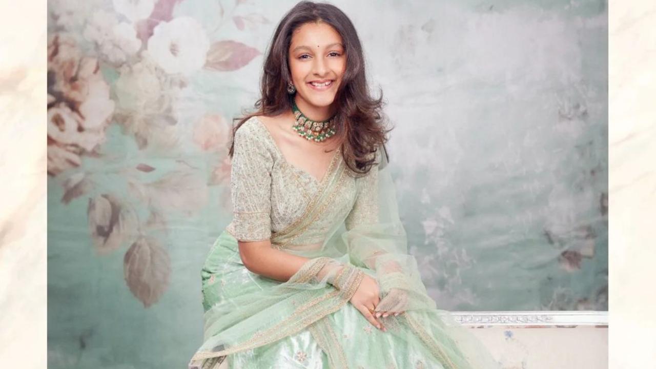 Sitara Ghattamaneni : మహేష్ కూతురు సితార ఇప్పుడు ఏ క్లాస్ చదువుతుందో తెలుసా? Sitara Ghattamaneni : మహేష్ కూతురు సితార ఇప్పుడు ఏ క్లాస్ చదువుతుందో తెలుసా?