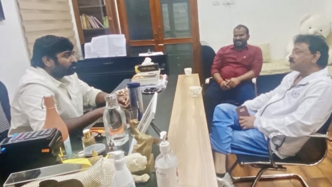 RGV : తమిళ్ స్టార్తో ఆర్జీవీ భేటీ.. సినిమా ఏమైనా ప్లాన్ చేస్తున్నావా బ్రో.. RGV : తమిళ్ స్టార్తో ఆర్జీవీ భేటీ.. సినిమా ఏమైనా ప్లాన్ చేస్తున్నావా బ్రో..