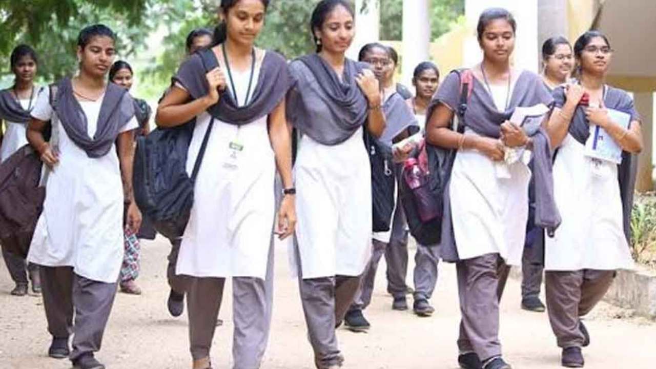 ఏపీలో ఇంటర్ విద్యార్థులకు గుడ్న్యూస్.. వారికి మాత్రమే..! ఏపీలో ఇంటర్ విద్యార్థులకు గుడ్న్యూస్.. వారికి మాత్రమే..!