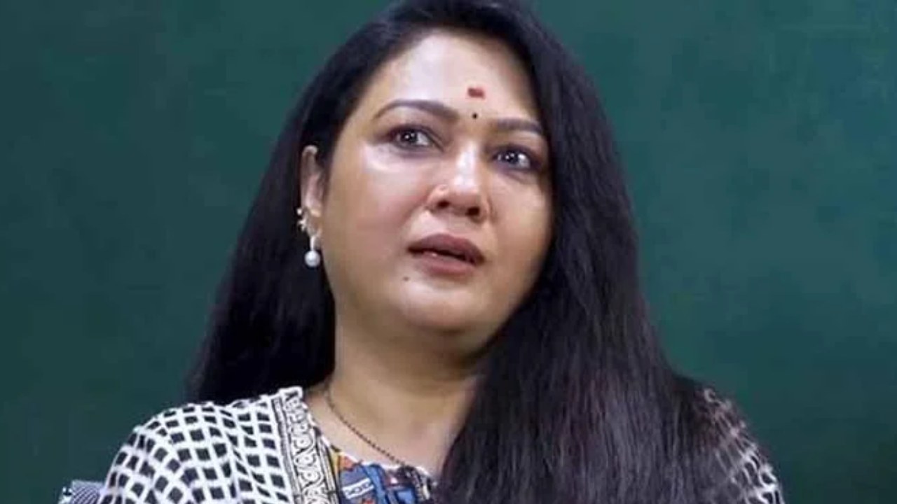 Actress Hema : నటి హేమకు బిగ్ రిలీఫ్.. రేవ్ పార్టీ కేసులో బెయిల్ మంజూరు..! Actress Hema : నటి హేమకు బిగ్ రిలీఫ్.. రేవ్ పార్టీ కేసులో బెయిల్ మంజూరు..!