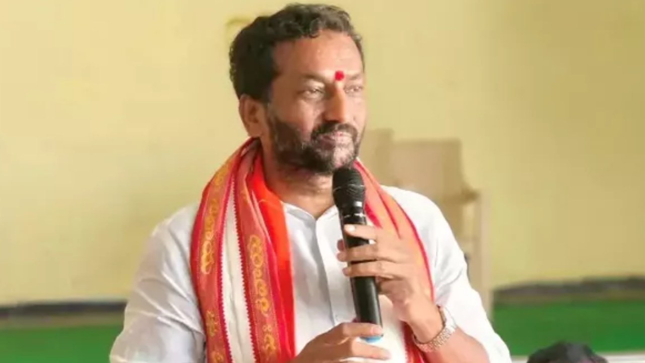 MP Raghunandan Rao : ఇది మెదక్ ప్రజల విజయం.. మోదీ నాయకత్వంలో పనిచేస్తాను : ఎంపీ రఘునందన్ రావు MP Raghunandan Rao : ఇది మెదక్ ప్రజల విజయం.. మోదీ నాయకత్వంలో పనిచేస్తాను : ఎంపీ రఘునందన్ రావు
