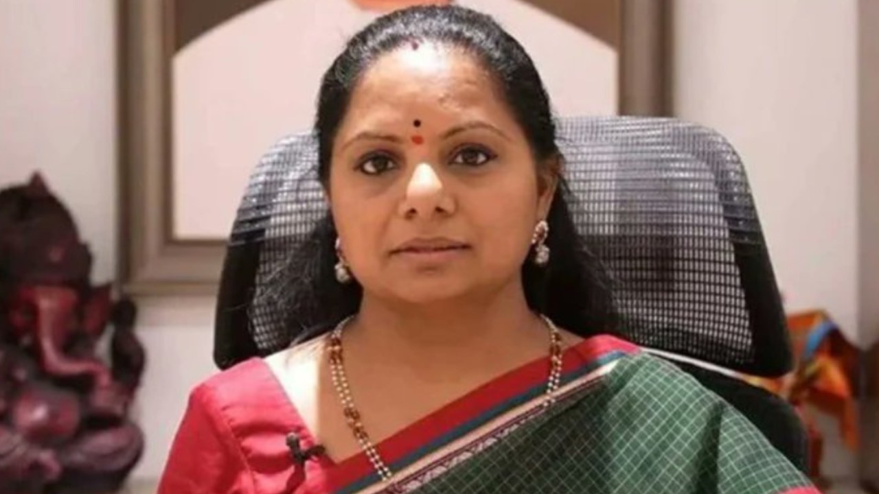 ఎమ్మెల్సీ కవిత రాజకీయాల్లో మళ్లీ బిజీ కాబోతున్నారా? జాగృతిని మళ్లీ ఎందుకు తెరమీదకు తెస్తున్నట్లు? ఎమ్మెల్సీ కవిత రాజకీయాల్లో మళ్లీ బిజీ కాబోతున్నారా? జాగృతిని మళ్లీ ఎందుకు తెరమీదకు తెస్తున్నట్లు?