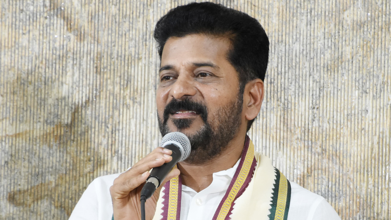 కాంగ్రెస్ ఎంపీ అభ్యర్థులతో సీఎం రేవంత్ రెడ్డి జూమ్ మీటింగ్.. ఏం చెప్పారంటే? కాంగ్రెస్ ఎంపీ అభ్యర్థులతో సీఎం రేవంత్ రెడ్డి జూమ్ మీటింగ్.. ఏం చెప్పారంటే?