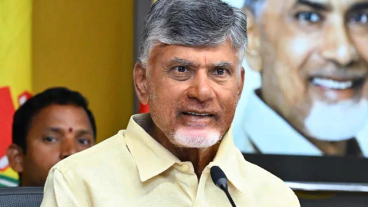 ఆంధ్రప్రదేశ్ ఉప ముఖ్యమంత్రి పవన్ కల్యాణ్కి అభినందనలు అంటూ చంద్రబాబు ట్వీట్ ఆంధ్రప్రదేశ్ ఉప ముఖ్యమంత్రి పవన్ కల్యాణ్కి అభినందనలు అంటూ చంద్రబాబు ట్వీట్