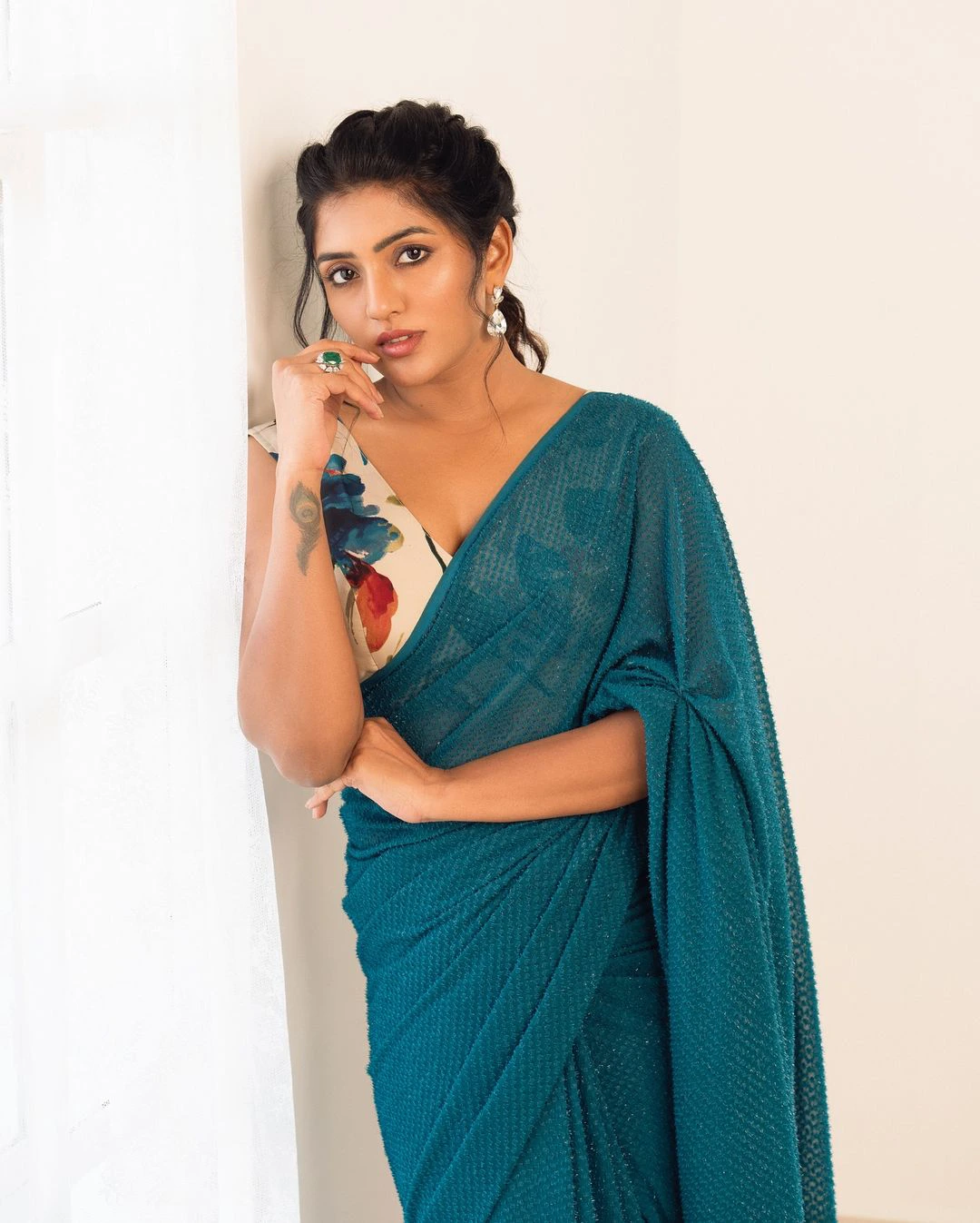 Eesha Rebba Stunning Looks in Saree