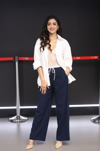 Gayatri Bhardwaj Stunning Looks in Buddy Trailer Launch Event