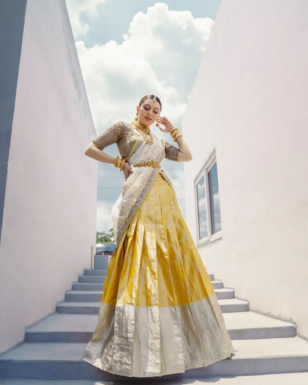 Hansika Motwani Cute Looks in Half Saree