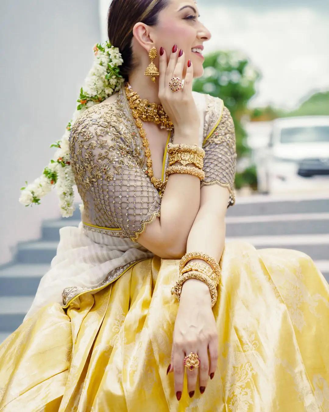 Hansika Motwani Cute Looks in Half Saree