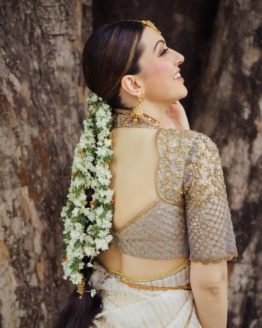 Hansika Motwani Cute Looks in Half Saree