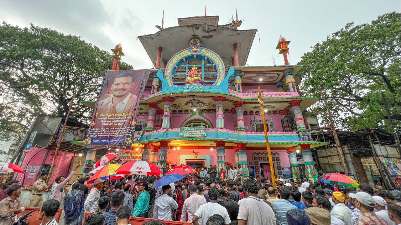 ఈ సారి మట్టితో 70 అడుగుల ఖైరతాబాద్ మహాగణపతి ఈ సారి మట్టితో 70 అడుగుల ఖైరతాబాద్ మహాగణపతి