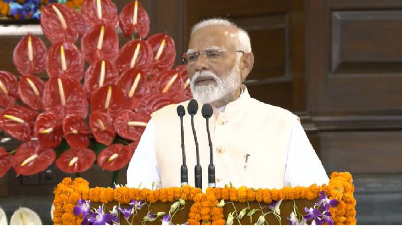 పవన్ కల్యాణ్.. ఒక తుపాన్ అంటూ నరేంద్ర మోదీ ప్రశంసల జల్లు పవన్ కల్యాణ్.. ఒక తుపాన్ అంటూ నరేంద్ర మోదీ ప్రశంసల జల్లు