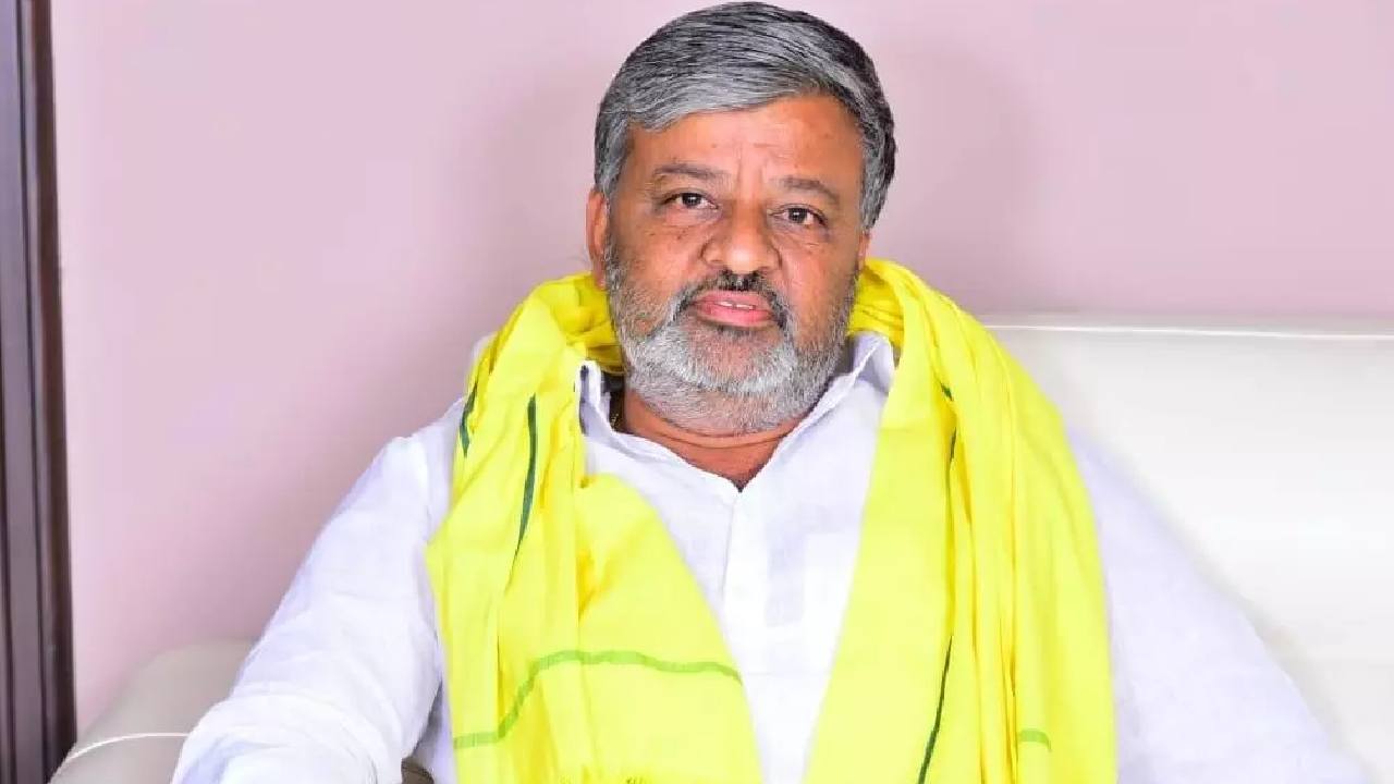 వైసీపీ ఎంపీ మిథున్ రెడ్డిపై పుంగనూరు టీడీపీ ఇన్ఛార్జ్ చల్లా బాబు ఫైర్ వైసీపీ ఎంపీ మిథున్ రెడ్డిపై పుంగనూరు టీడీపీ ఇన్ఛార్జ్ చల్లా బాబు ఫైర్