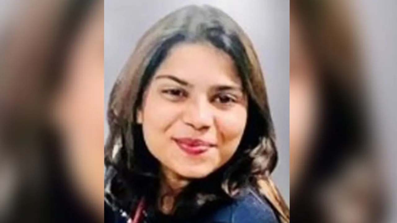 Student Missing In US : అమెరికాలో హైదరాబాద్ విద్యార్థిని అదృశ్యం Student Missing In US : అమెరికాలో హైదరాబాద్ విద్యార్థిని అదృశ్యం